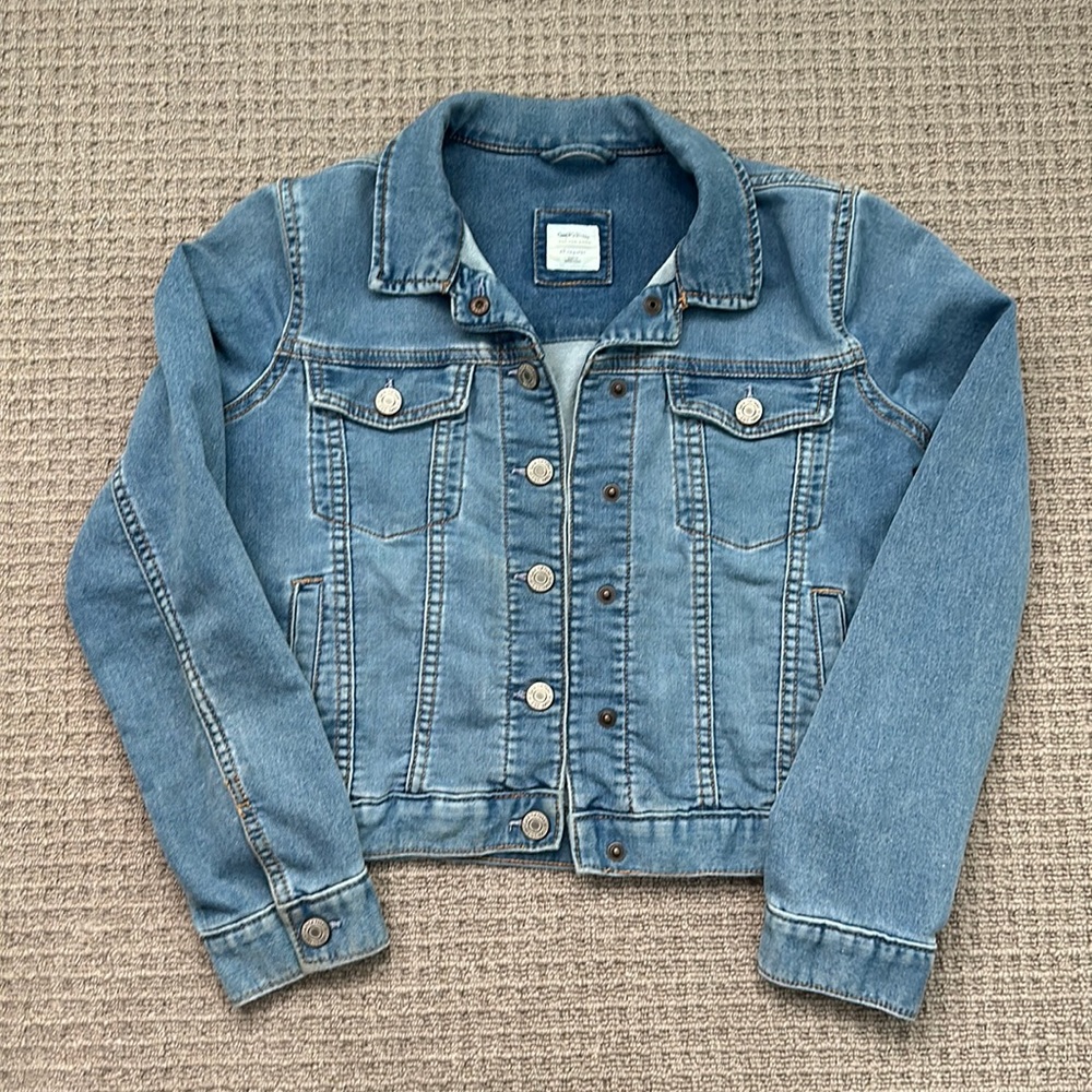 Gap kids denim jacket. Girls size XL regular. Light blue, snap front